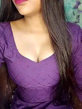 Snapshot of Sreya213 chatting on November 7, 7:52 am Sreya213 online show from November 7, 7:52 am