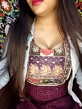 Snapshot of Sreya213 chatting on February 13, 4:47 pm Sreya213 online show from February 13, 4:47 pm