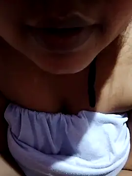 Snapshot of Diwya69 chatting on August 7, 8:44 pm Diwya69 online show from August 7, 8:44 pm