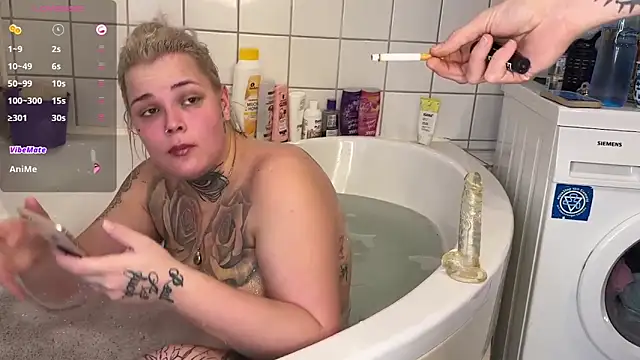 Snapshot of elina_may chatting on January 28, 8:57 am elina may online show from January 28, 8:57 am