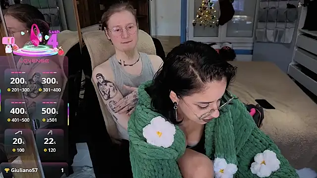 Snapshot of LisandreLaVenale chatting on December 18, 9:10 pm LisandreLaVenale online show from December 18, 9:10 pm