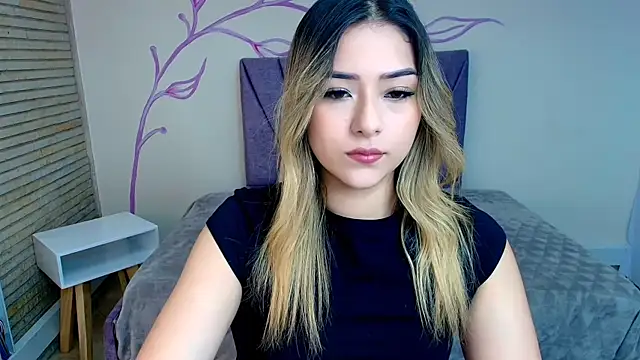 Snapshot of DahliaMoore chatting on December 13, 12:06 pm DahliaMoore online show from December 13, 12:06 pm