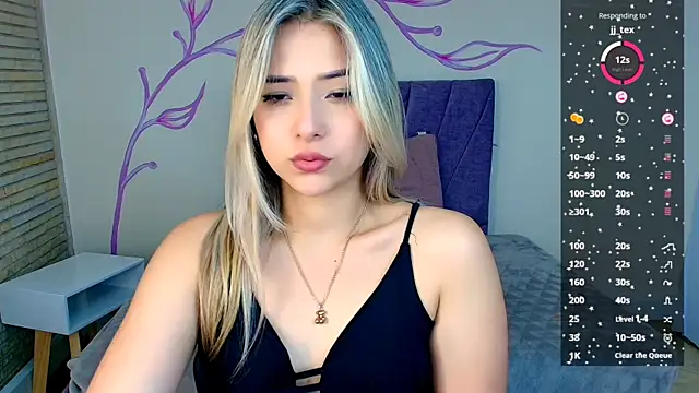 Snapshot of DahliaMoore chatting on December 24, 6:17 pm DahliaMoore online show from December 24, 6:17 pm