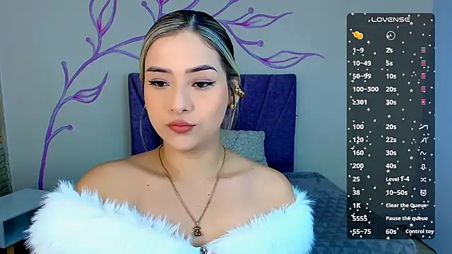Snapshot of DahliaMoore chatting on December 27, 12:56 pm DahliaMoore online show from December 27, 12:56 pm
