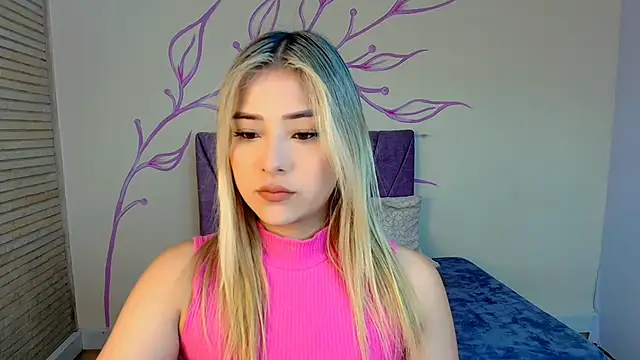 Snapshot of DahliaMoore chatting on January 5, 1:47 pm DahliaMoore online show from January 5, 1:47 pm