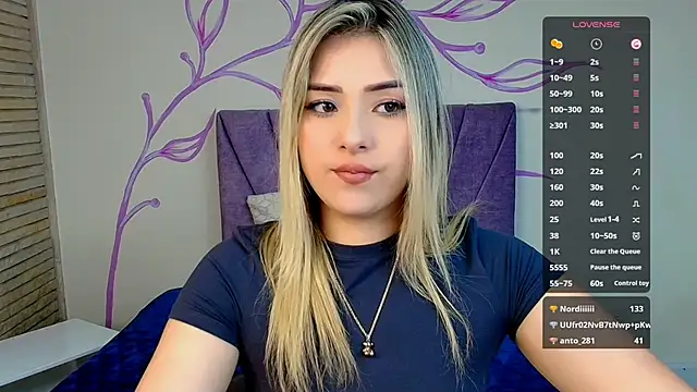 Snapshot of DahliaMoore chatting on January 14, 10:34 pm DahliaMoore online show from January 14, 10:34 pm