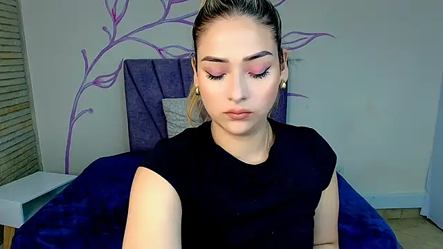 Snapshot of DahliaMoore chatting on January 17, 7:38 pm DahliaMoore online show from January 17, 7:38 pm