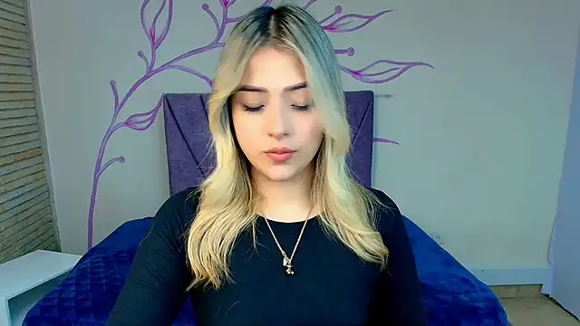 Snapshot of DahliaMoore chatting on January 23, 7:51 pm DahliaMoore online show from January 23, 7:51 pm