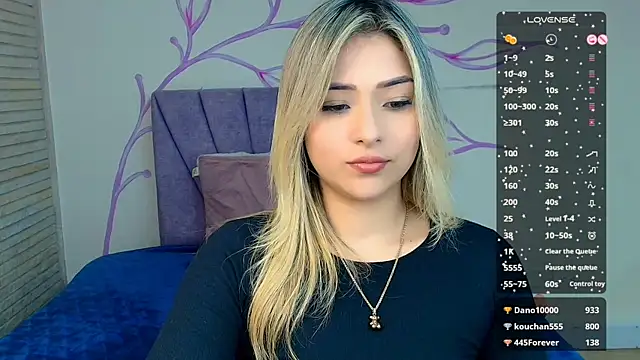 Snapshot of DahliaMoore chatting on January 24, 2:07 am DahliaMoore online show from January 24, 2:07 am