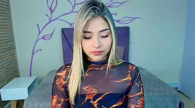 Snapshot of DahliaMoore chatting on February 3, 11:05 pm DahliaMoore online show from February 3, 11:05 pm