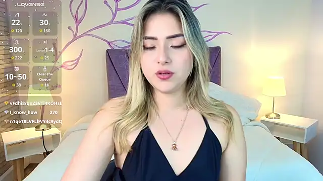 Snapshot of DahliaMoore chatting on March 17, 11:00 pm DahliaMoore online show from March 17, 11:00 pm