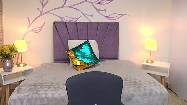 Snapshot of DahliaMoore chatting on September 17, 8:43 pm DahliaMoore online show from September 17, 8:43 pm