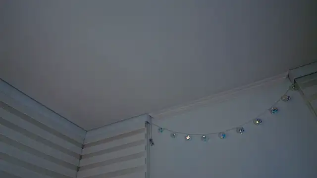 venusleroy  online show from April 7, 11:37 pm