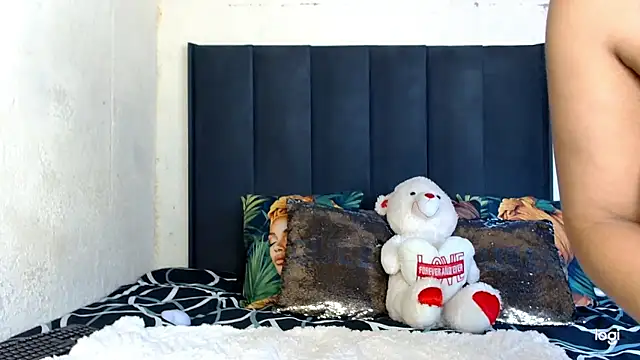 quenliyasa online show from April 2, 12:25 pm