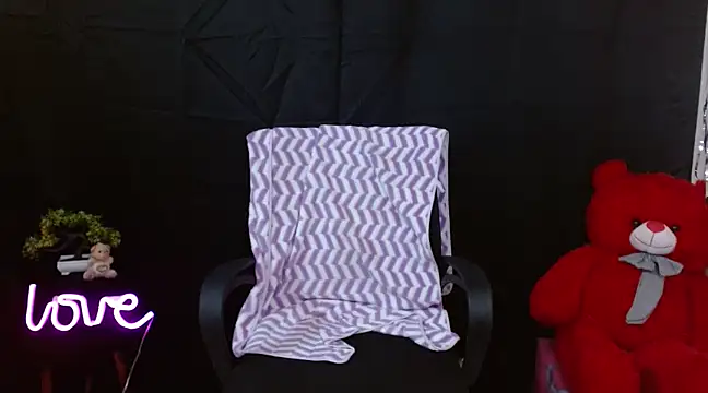 Naughty Ayesha1 online show from December 27, 2:47 am