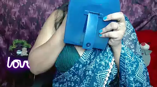 Naughty Ayesha1 online show from December 29, 5:31 am