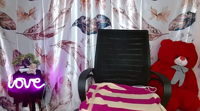 Naughty Ayesha1 online show from January 4, 3:29 am