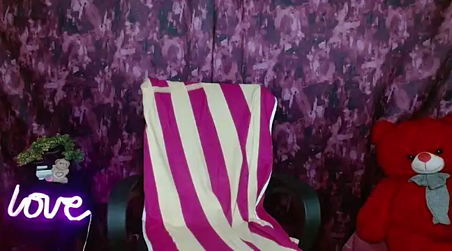 Naughty Ayesha1 online show from January 22, 3:09 am