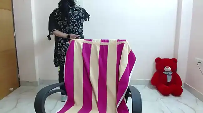 Naughty Ayesha1 online show from January 23, 1:35 pm