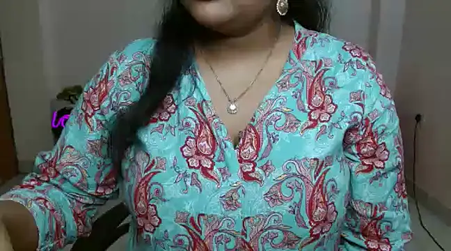 Naughty Ayesha1 online show from January 29, 3:33 am