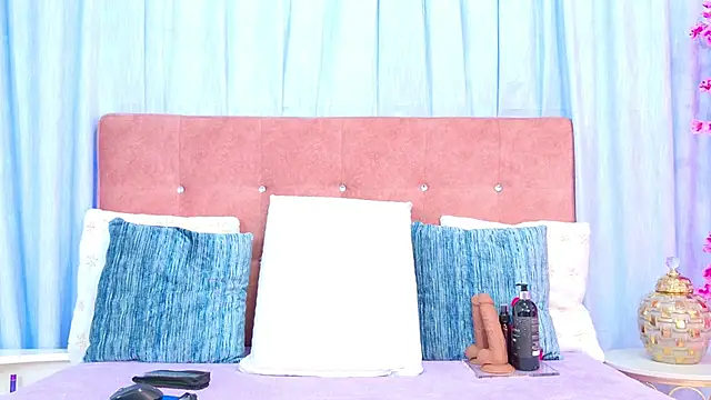 AlliciaKim online show from October 19, 7:14 pm