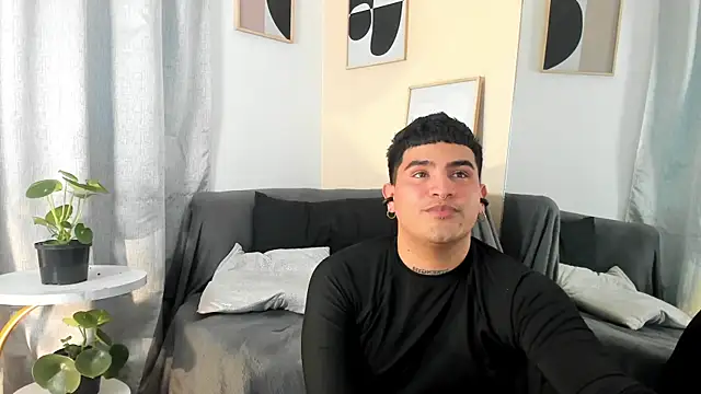 MatheoVelez online show from January 25, 5:30 pm