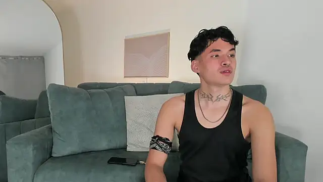 MatheoVelez online show from March 3, 9:00 am