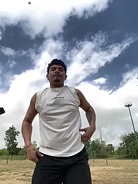 MatheoVelez online show from April 22, 9:11 am