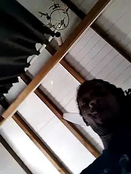 Snapshot of gwadaa9 chatting on February 13, 2:02 pm gwadaa9 online show from February 13, 2:02 pm