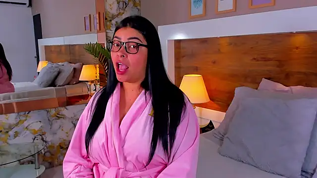 EmaBakker online show from October 23, 1:10 pm