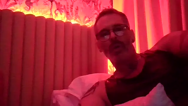 LIVEcamCUMDADDY online show from April 6, 2:20 am