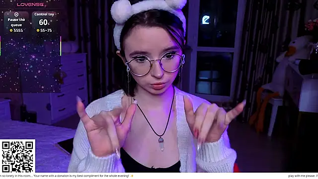 Snapshot of Nora_Failure chatting on February 16, 12:34 pm Nora Failure online show from February 16, 12:34 pm