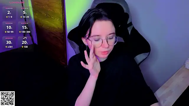 Nora Failure online show from June 14, 10:01 pm