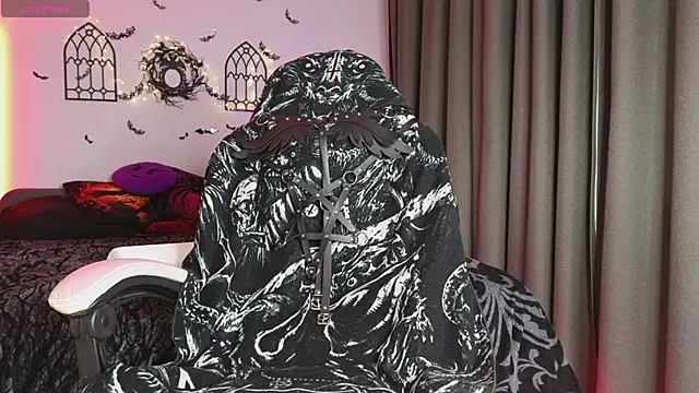 Snapshot of Devil_s_bride chatting on February 28, 2:18 pm Devil s bride online show from February 28, 2:18 pm