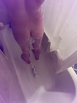 Snapshot of twentywithafelonyy chatting on December 16, 7:04 am twentywithafelonyy online show from December 16, 7:04 am