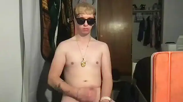 Snapshot of twentywithafelonyy chatting on December 22, 11:00 am twentywithafelonyy online show from December 22, 11:00 am