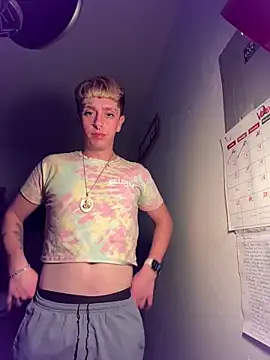 Snapshot of twentywithafelonyy chatting on January 30, 9:47 am twentywithafelonyy online show from January 30, 9:47 am