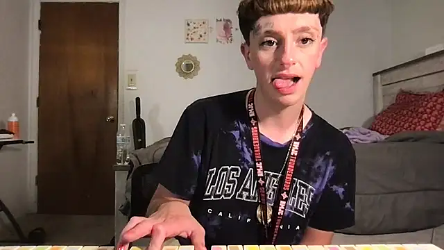 Snapshot of twentywithafelonyy chatting on September 25, 7:23 am twentywithafelonyy online show from September 25, 7:23 am