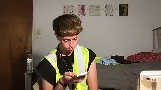 Snapshot of twentywithafelonyy chatting on October 12, 5:17 am twentywithafelonyy online show from October 12, 5:17 am