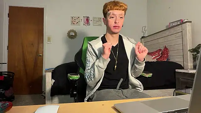 twentywithafelonyy online show from November 24, 3:45 pm