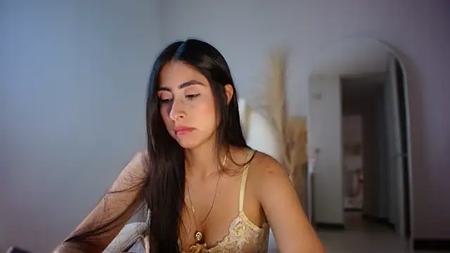 auroracaruso11 online show from November 6, 9:37 pm