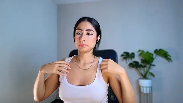 auroracaruso11 online show from January 15, 12:04 am