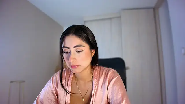 Snapshot of auroracaruso11 chatting on July 12, 8:11 pm auroracaruso11 online show from July 12, 8:11 pm