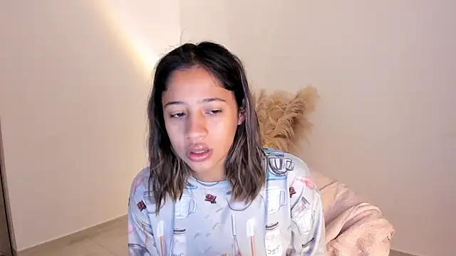 amelie murphy  online show from November 20, 1:22 pm