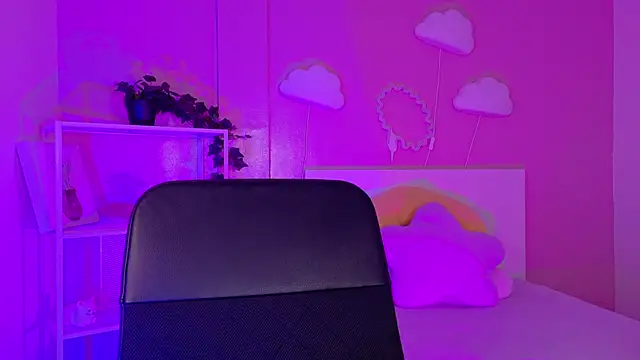 ParisFox  online show from January 8, 7:49 pm