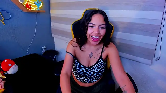 Liittleluaa  online show from December 3, 11:55 am