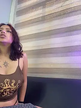 Liittleluaa  online show from March 1, 3:38 pm