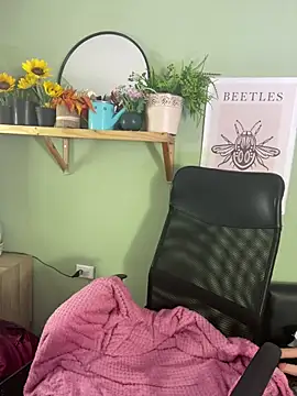 Liittleluaa  online show from March 11, 11:55 am