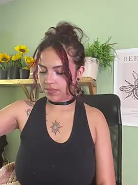 Liittleluaa  online show from March 11, 3:45 pm
