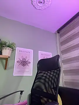 Liittleluaa  online show from March 21, 12:17 pm